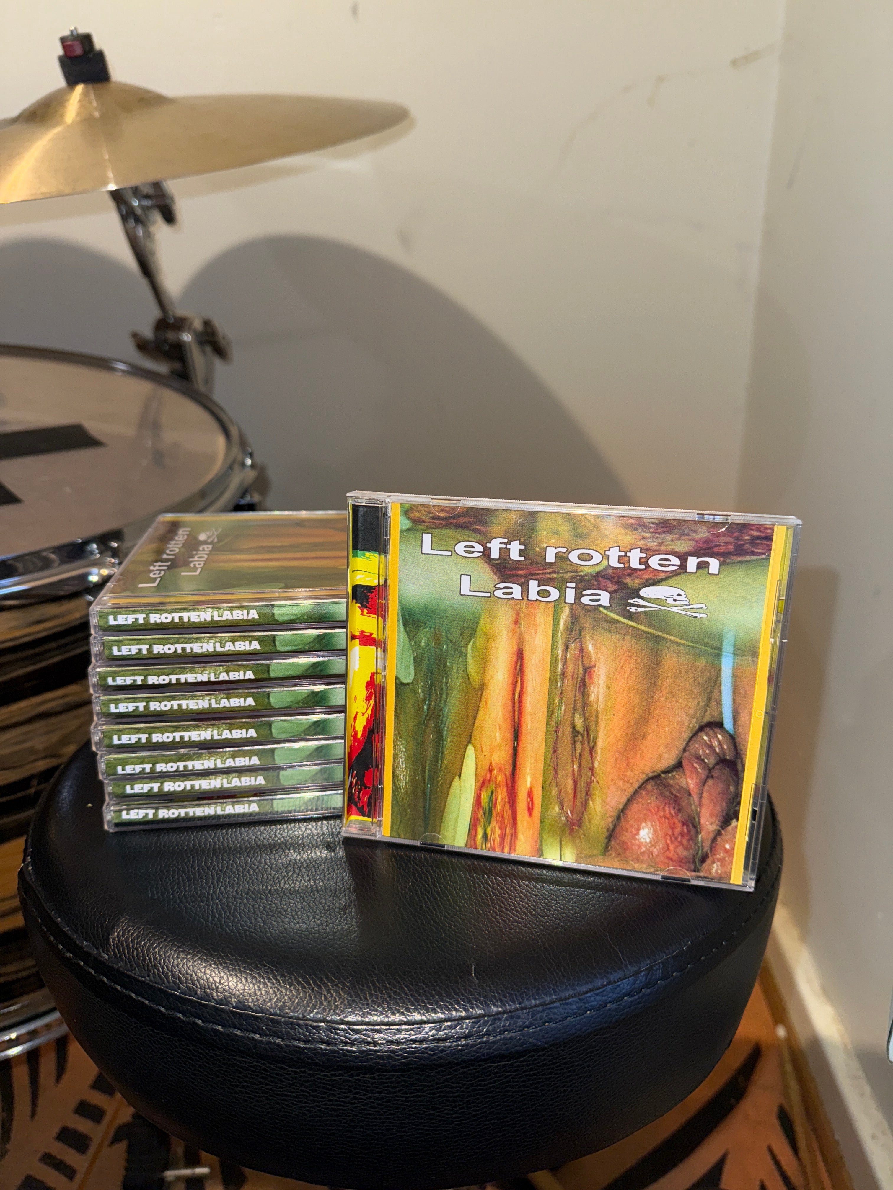 LRL - LEFT ROTTEN LABIA (S/T) - CD